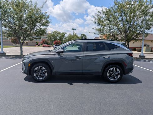 Used 2025 Hyundai Tucson SEL FWD image 6