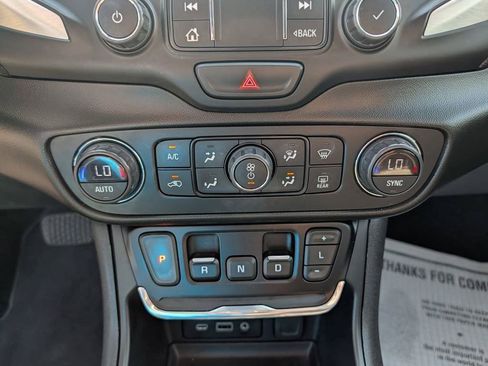 Used 2021 GMC Terrain SLT FWD image 25