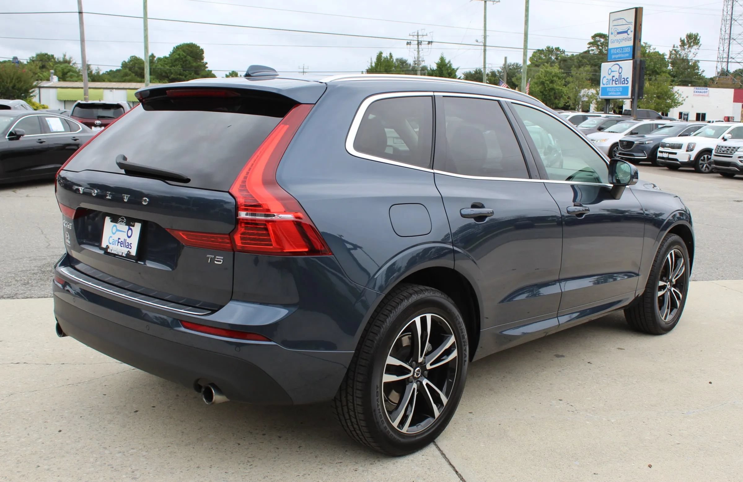 Used 2021 Volvo XC60 T5 Momentum w/ Premium Package FWD image 5