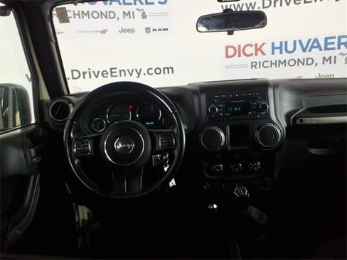 Used 2018 Jeep Wrangler Unlimited Sport image 12