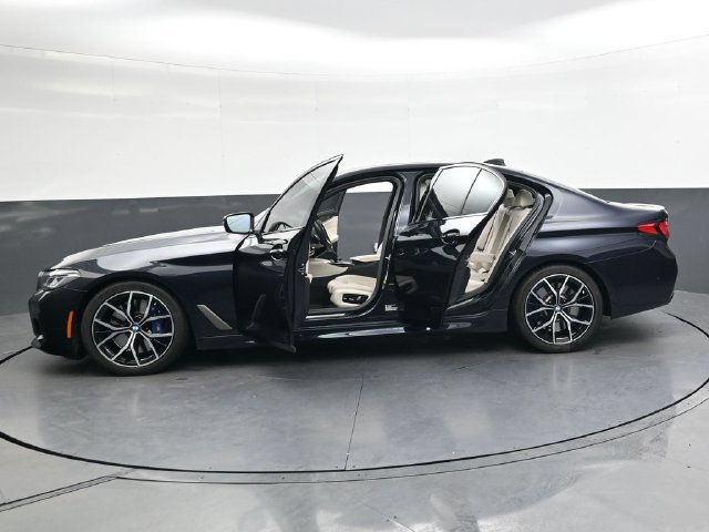 Used 2023 BMW M550i xDrive w/ Dynamic Handling Package AWD/4WD image 34
