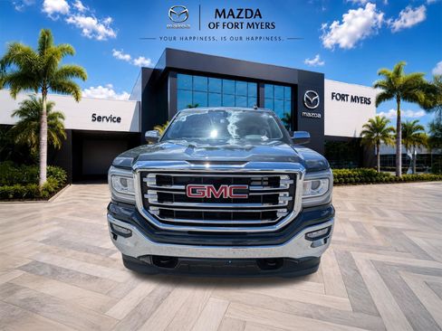 Used 2018 GMC Sierra 1500 SLT w/ SLT Premium Package AWD/4WD image 9