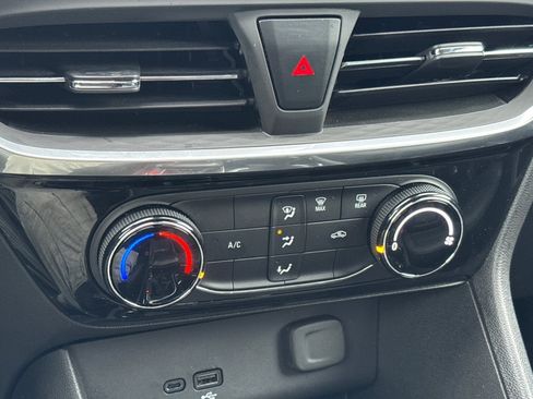 Used 2024 Buick Encore GX Sport Touring image 25