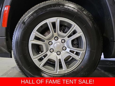 Used 2022 Jeep Wagoneer Series I AWD/4WD image 27