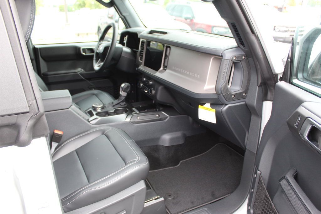 New 2026 Ford Bronco Outer Banks AWD/4WD image 12