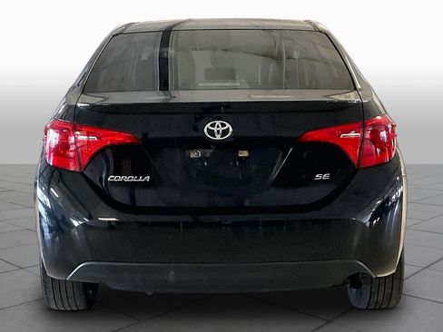 Used 2018 Toyota Corolla SE FWD image 4