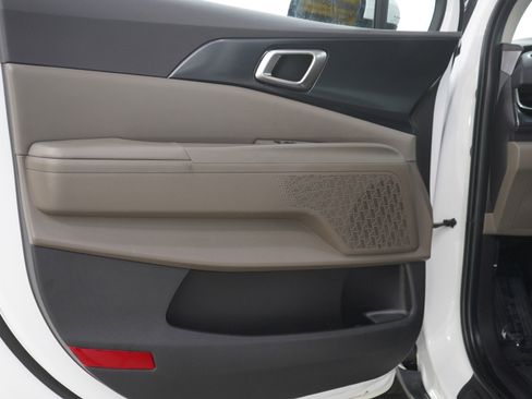 Used 2026 Kia Carnival LXS FWD image 21