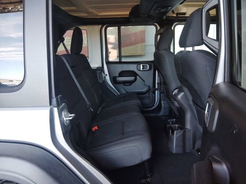 Used 2018 Jeep Wrangler Unlimited Sport S AWD/4WD image 15