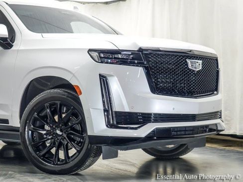 Used 2023 Cadillac Escalade Sport w/ LPO, ONYX Package image 2