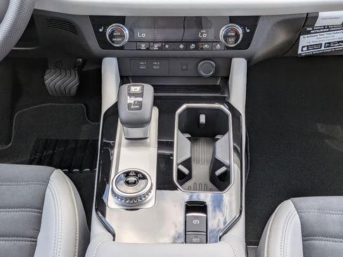 New 2026 Mitsubishi Outlander SE FWD image 17