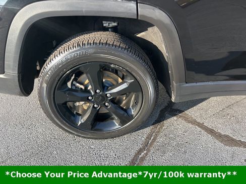 Certified 2023 Jeep Grand Cherokee L Laredo image 10