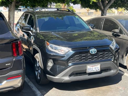 Used 2020 Toyota RAV4 XLE w/ All Weather Liner Package AWD/4WD image 2