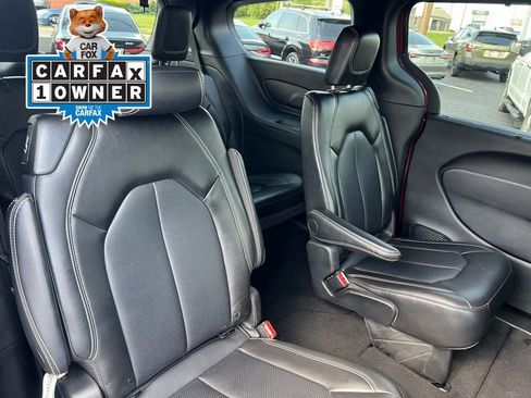 Used 2025 Chrysler Pacifica Select FWD image 23
