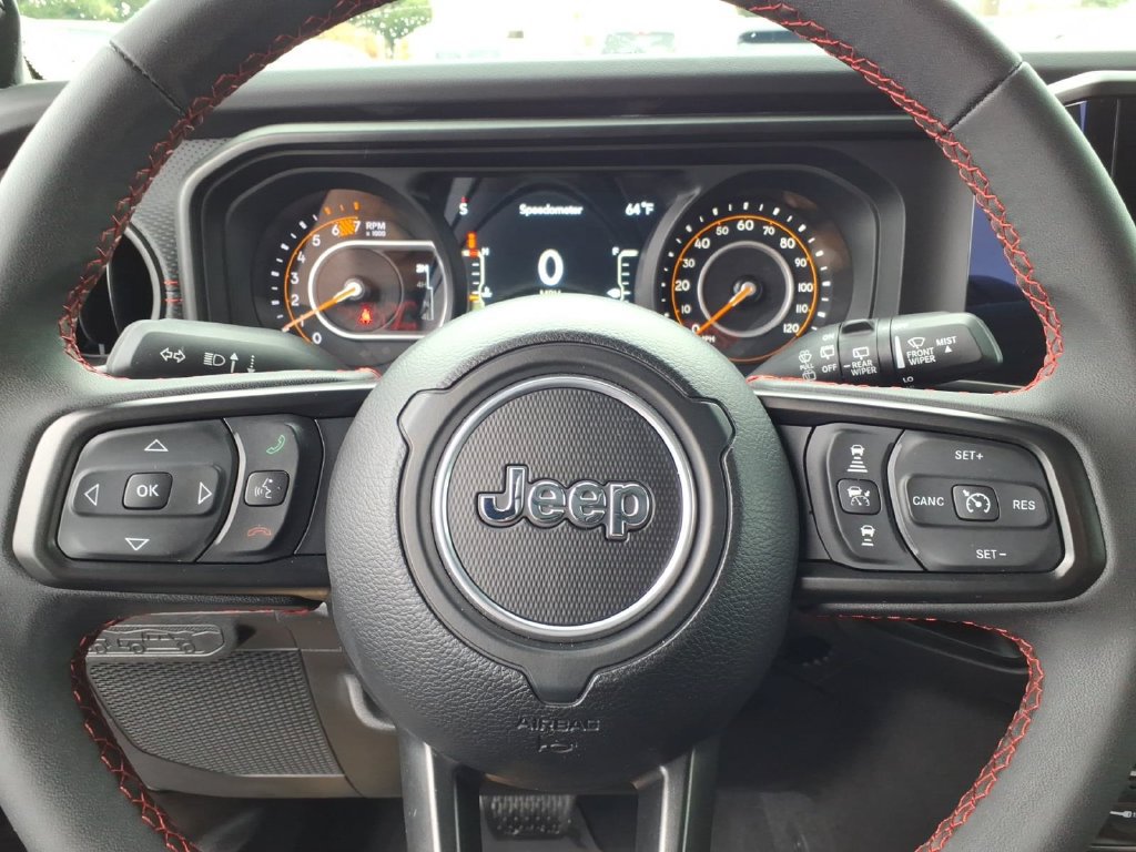 Used 2024 Jeep Wrangler Unlimited Rubicon AWD/4WD image 5