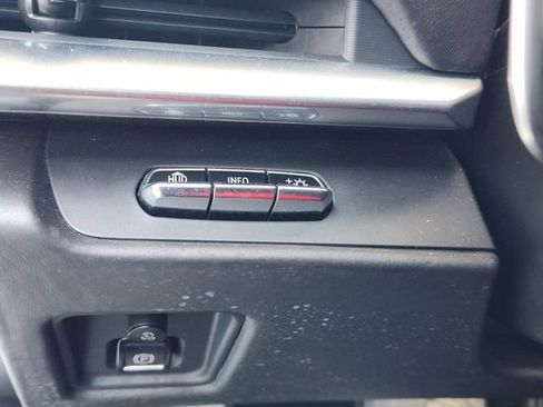 Used 2023 Chevrolet Corvette Stingray w/ Z51 Performance Package image 21