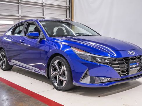 Used 2022 Hyundai Elantra Limited FWD image 5