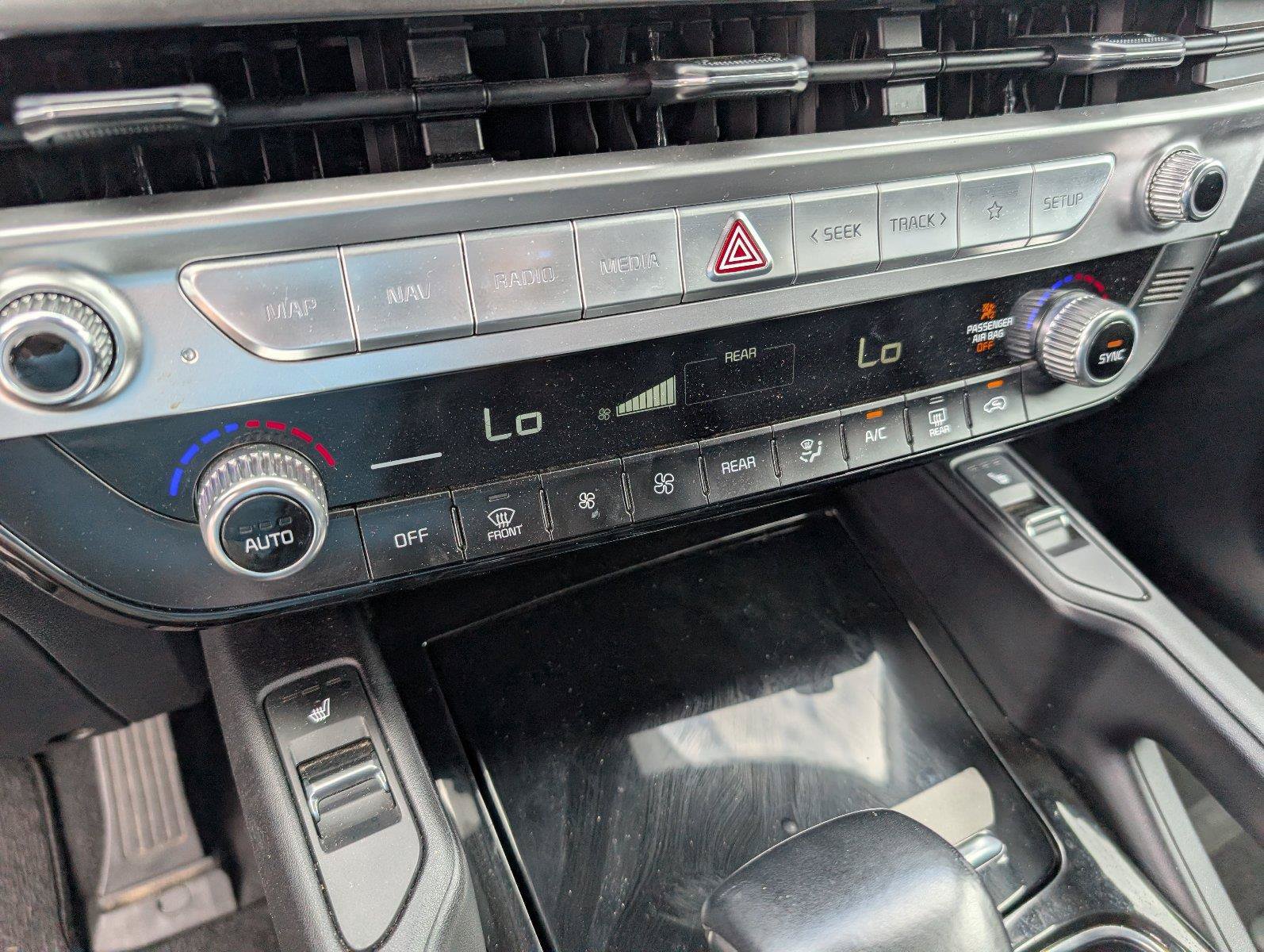 Used 2025 Kia Telluride S AWD/4WD image 19
