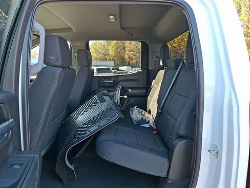 Used 2024 Chevrolet Silverado 1500 Custom Trail Boss w/ Dark Appearance Package image 13