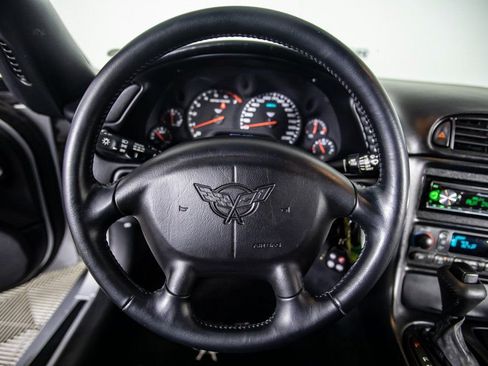 Used 1999 Chevrolet Corvette Base w/ Performance Handling Pkg image 27