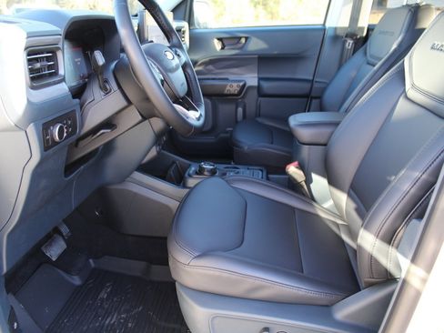 New 2026 Ford Maverick Lariat w/ Black Appearance Package image 3