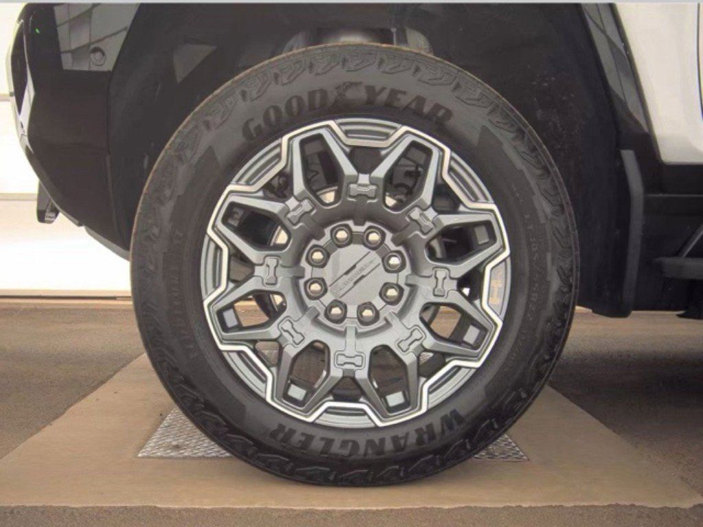 Used 2025 GMC Hummer EV 3X AWD/4WD image 22