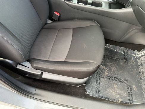 Used 2024 Nissan Sentra SV FWD image 31