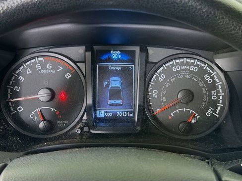 Used 2021 Toyota Tacoma SR AWD/4WD image 14