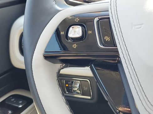 New 2025 Lincoln Aviator AWD w/ Jet Appearance Package image 15