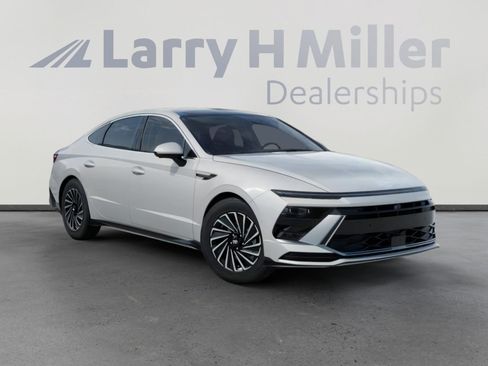 New 2026 Hyundai Sonata Limited FWD image 2