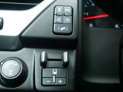 Used 2020 Chevrolet Tahoe Premier w/ Premier Plus Edition AWD/4WD image 32