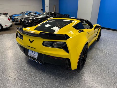 Used 2016 Chevrolet Corvette Z06 w/ 3LZ Preferred Equipment Group RWD image 8