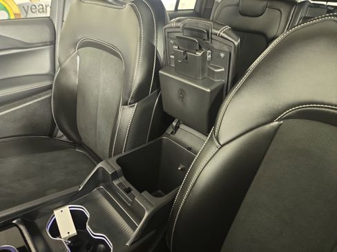 Certified 2025 Jeep Grand Cherokee Altitude image 30