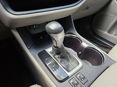 Used 2016 Toyota Highlander XLE FWD image 12