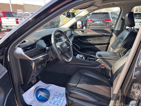 Used 2022 Jeep Grand Cherokee L Limited w/ Luxury Tech Group II image 16