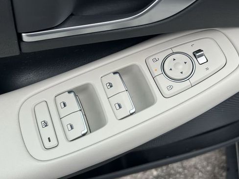 Certified 2025 Hyundai Sonata SE FWD image 31