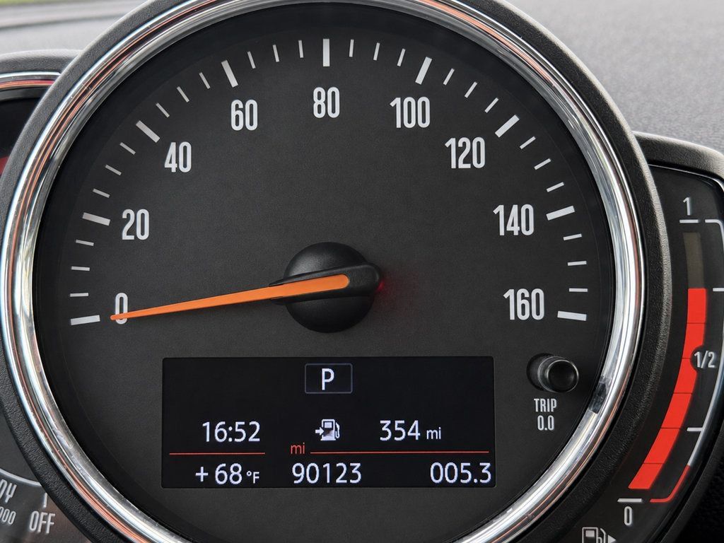 Used 2019 MINI Cooper Clubman FWD image 3