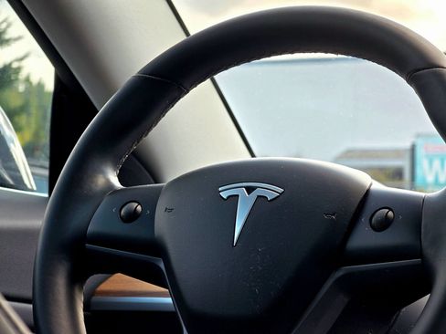 Used 2018 Tesla Model 3 Long Range AWD/4WD image 21