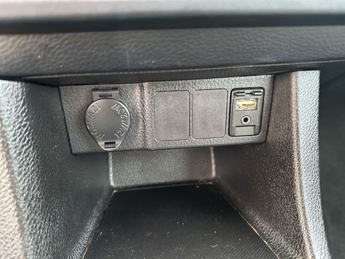 Used 2015 Toyota Corolla L image 24