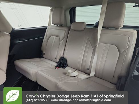 Used 2024 Ford Expedition Max Limited AWD/4WD image 33