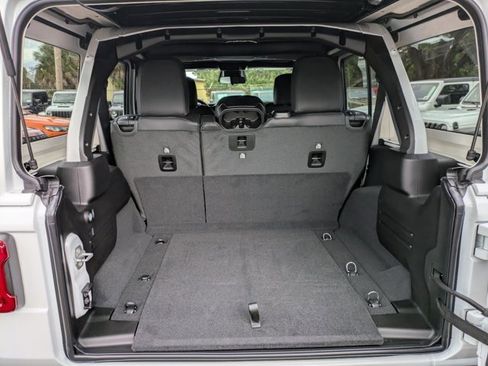 New 2026 Jeep Wrangler Unlimited Rubicon w/ Safety Group image 11