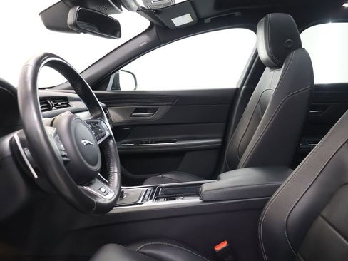 Used 2018 Jaguar XF First Edition image 13