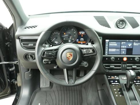 Certified 2026 Porsche Macan AWD/4WD image 13