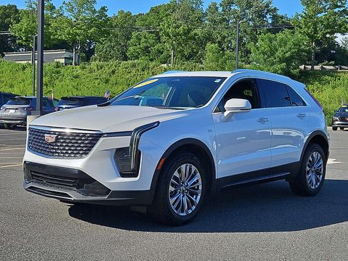 Used 2024 Cadillac XT4 Premium Luxury AWD/4WD image 3
