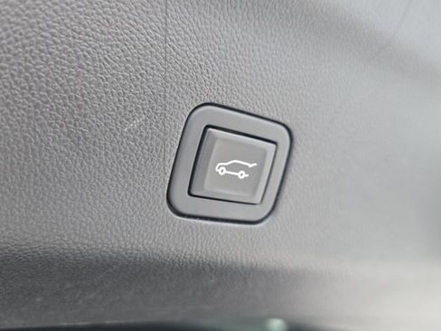 Used 2023 GMC Yukon AT4 w/ Technology Package image 12