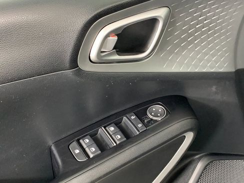 Used 2023 Kia Soul LX w/ Option Group 015 FWD image 15