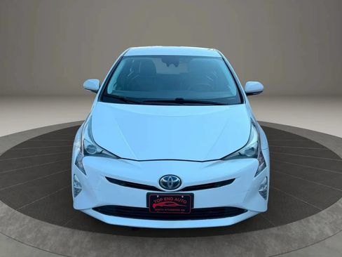 Used 2018 Toyota Prius Four Touring FWD image 2