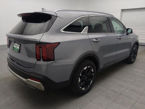 Used 2024 Kia Sorento S FWD image 9