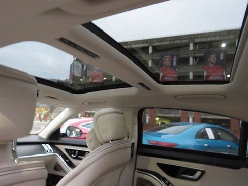 Used 2024 Mercedes-Benz S 580 4MATIC Sedan w/ AMG Line image 30