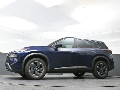 Used 2025 Nissan Rogue SV FWD image 25
