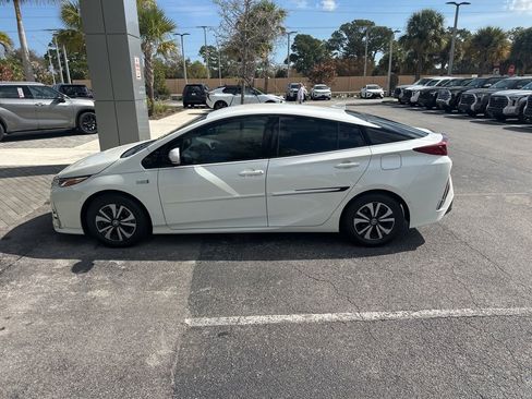 Used 2018 Toyota Prius Prime Advanced image 6